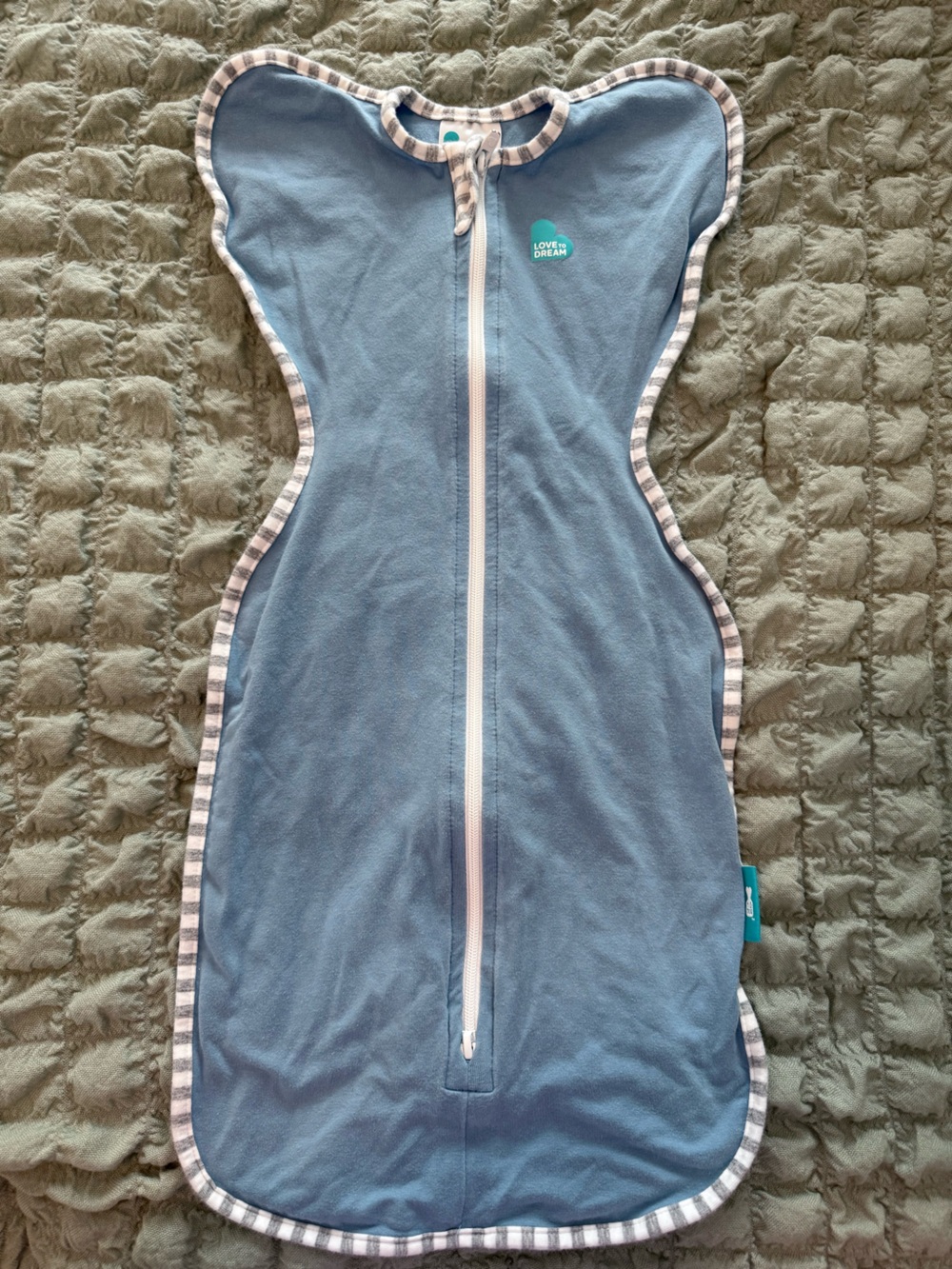Love To Dream blue Baby Swaddle size Newborn 5-8.5lbs